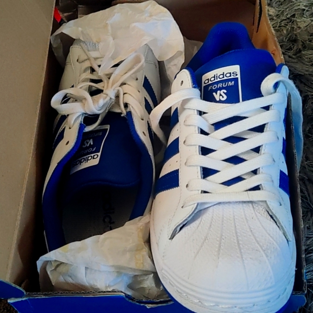 Men's size 8/1-2. Adidas